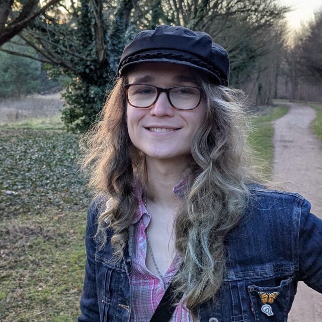Lucie Philippon, on a path in the Bois de Vincennes at sunset